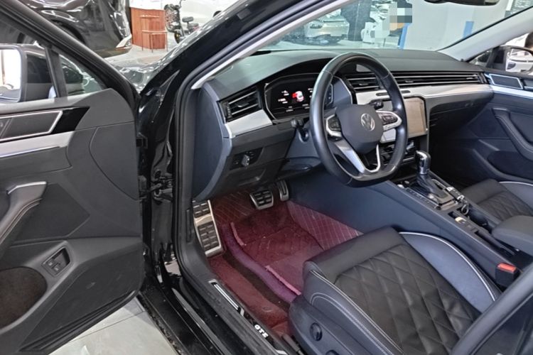 Used Volkswagen Magotan GTE Plug-in Hybrid 2022 GTE Luxury Model Driver Seat