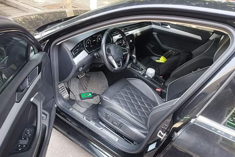 Used Volkswagen Magotan GTE Plug-in Hybrid 2022 GTE Prestige Model Driver Seat