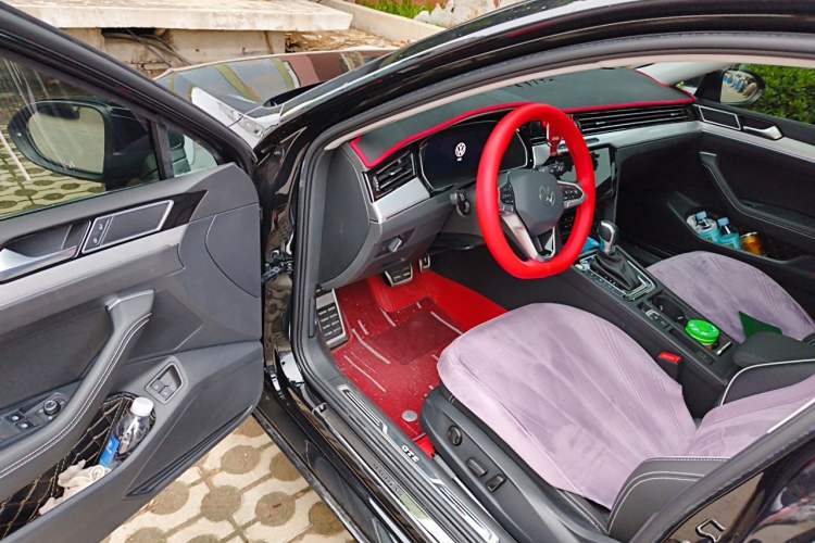 Used Volkswagen Magotan GTE Plug-in Hybrid 2022 GTE Luxury Model Driver Seat