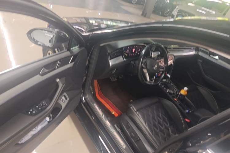 Used Volkswagen Magotan GTE Plug-in Hybrid 2022 GTE Luxury Model Driver Seat