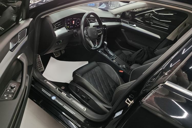 Used Volkswagen Magotan GTE Plug-in Hybrid 2022 GTE Luxury Model Driver Seat