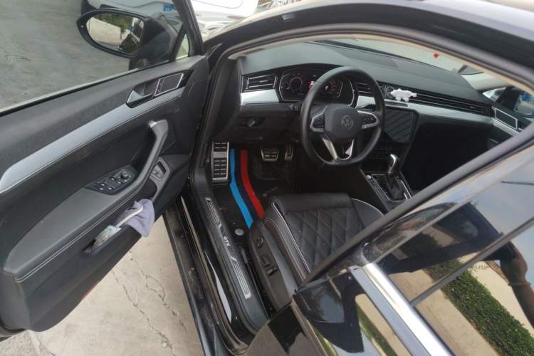 Used Volkswagen Magotan GTE Plug-in Hybrid 2022 GTE Luxury Model Driver Seat