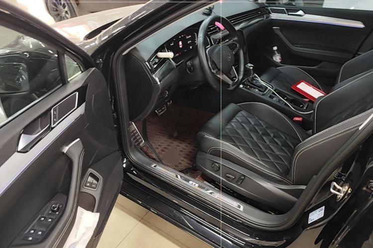 Used Volkswagen Magotan GTE Plug-in Hybrid 2022 GTE Luxury Model Driver Seat