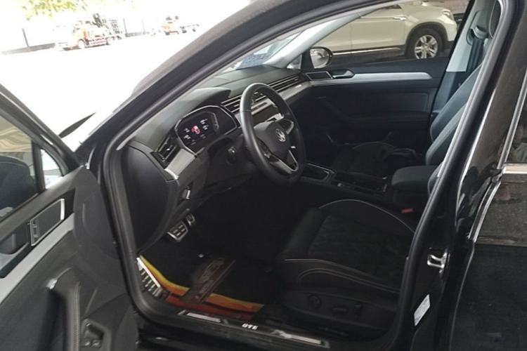 Used Volkswagen Magotan GTE Plug-in Hybrid 2022 GTE Luxury Model Driver Seat