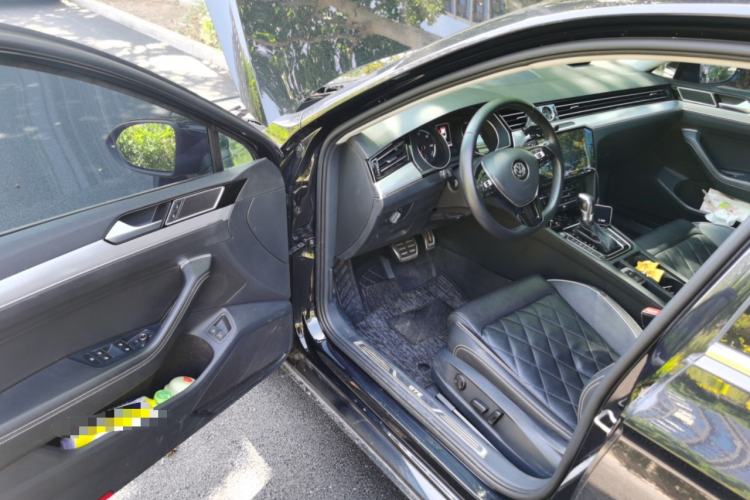 Used Volkswagen Magotan GTE Plug-in Hybrid 2022 GTE Luxury Model Driver Seat