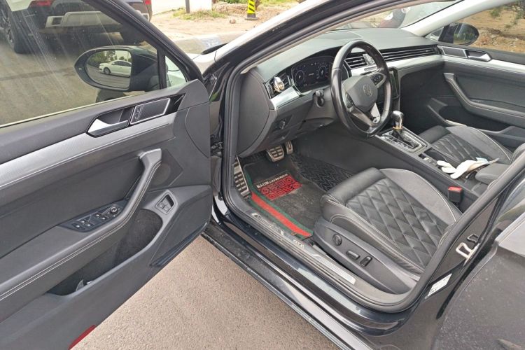 Used Volkswagen Magotan GTE Plug-in Hybrid 2022 GTE Luxury Model Driver Seat
