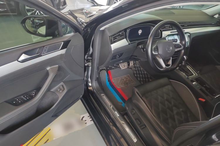 Used Volkswagen Magotan GTE Plug-in Hybrid 2022 GTE Luxury Model Driver Seat