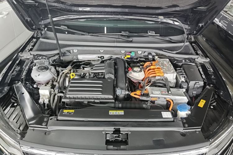 Used Volkswagen Magotan GTE Plug-in Hybrid 2022 GTE Prestige Model Engine Bay