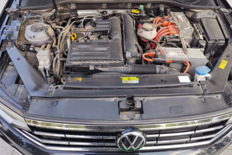 Used Volkswagen Magotan GTE Plug-in Hybrid 2022 GTE Luxury Model Engine Bay