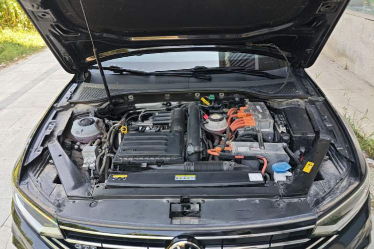 Used Volkswagen Magotan GTE Plug-in Hybrid 2022 GTE Luxury Model Engine Bay