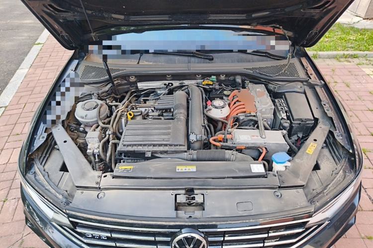 Used Volkswagen Magotan GTE Plug-in Hybrid 2022 GTE Luxury Model Engine Bay