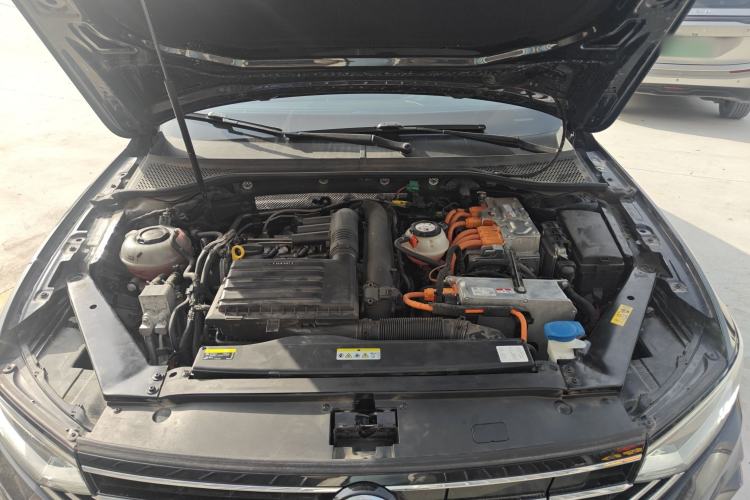 Used Volkswagen Magotan GTE Plug-in Hybrid 2022 GTE Luxury Model Engine Bay