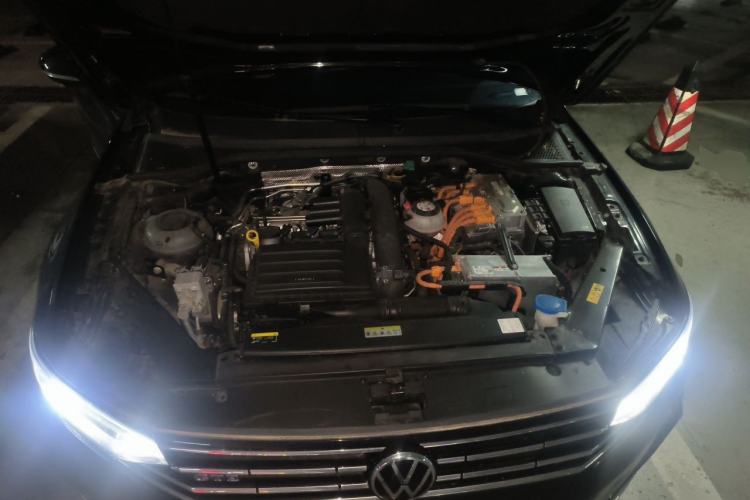 Used Volkswagen Magotan GTE Plug-in Hybrid 2022 GTE Luxury Model Engine Bay
