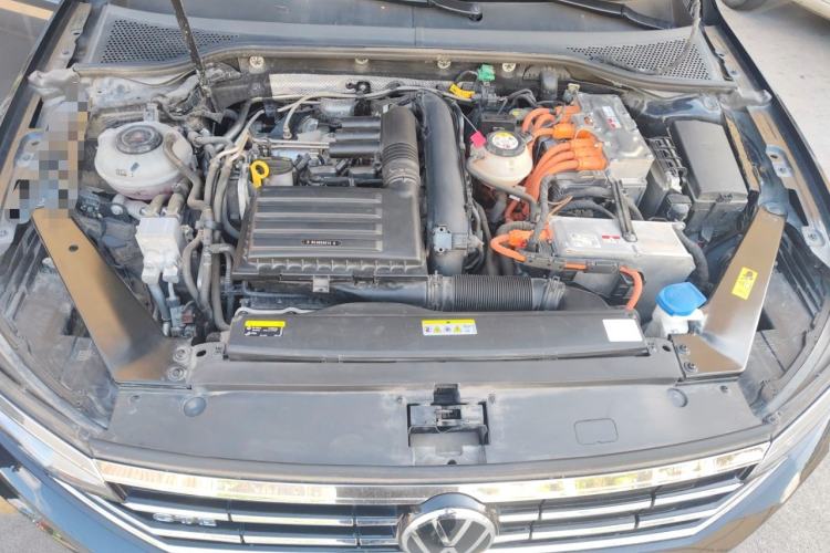 Used Volkswagen Magotan GTE Plug-in Hybrid 2022 GTE Luxury Model Engine Bay