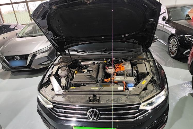 Used Volkswagen Magotan GTE Plug-in Hybrid 2022 GTE Luxury Model Engine Bay