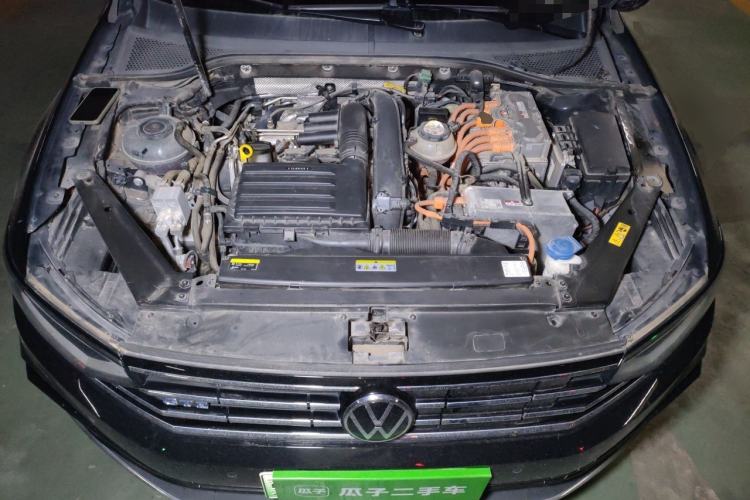 Used Volkswagen Magotan GTE Plug-in Hybrid 2022 GTE Luxury Model Engine Bay