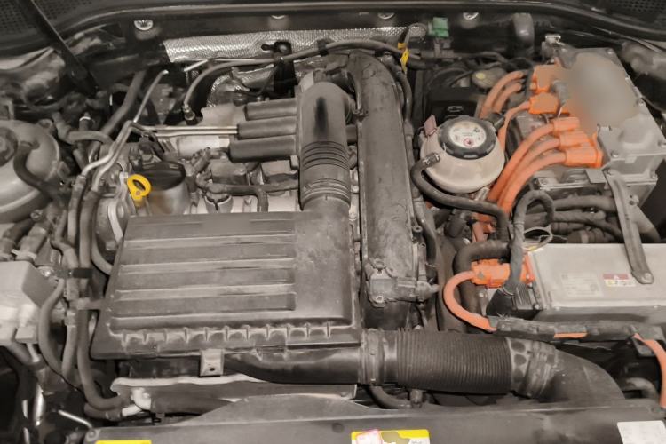 Used Volkswagen Magotan GTE Plug-in Hybrid 2022 GTE Luxury Model Engine Bay