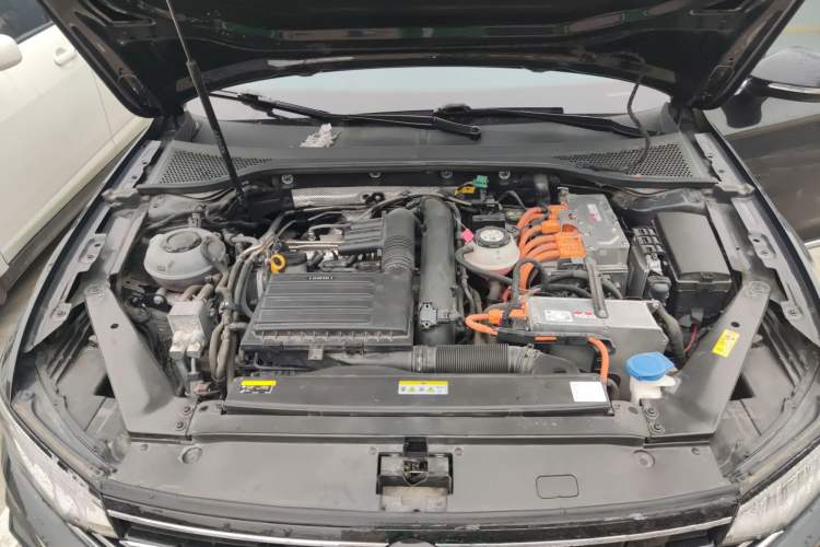 Used Volkswagen Magotan GTE Plug-in Hybrid 2022 GTE Luxury Model Engine Bay