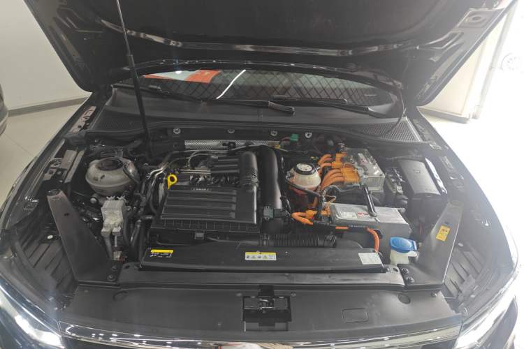 Used Volkswagen Magotan GTE Plug-in Hybrid 2022 GTE Prestige Model Engine Bay