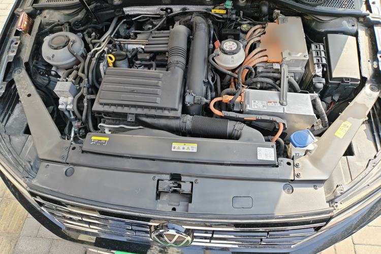 Used Volkswagen Magotan GTE Plug-in Hybrid 2022 GTE Luxury Model Engine Bay
