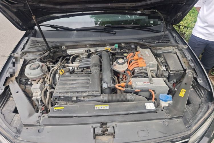Used Volkswagen Magotan GTE Plug-in Hybrid 2022 GTE Luxury Model Engine Bay