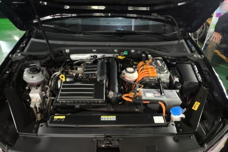 Used Volkswagen Magotan GTE Plug-in Hybrid 2022 GTE Luxury Model Engine Bay