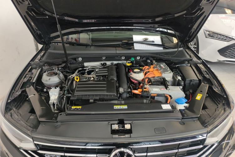 Used Volkswagen Magotan GTE Plug-in Hybrid 2022 GTE Luxury Model Engine Bay