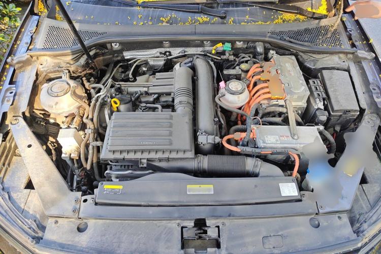 Used Volkswagen Magotan GTE Plug-in Hybrid 2022 GTE Luxury Model Engine Bay