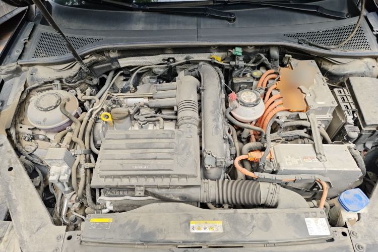 Used Volkswagen Magotan GTE Plug-in Hybrid 2022 GTE Luxury Model Engine Bay
