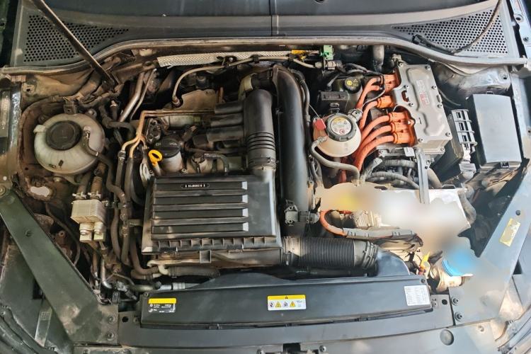 Used Volkswagen Magotan GTE Plug-in Hybrid 2022 GTE Luxury Model Engine Bay