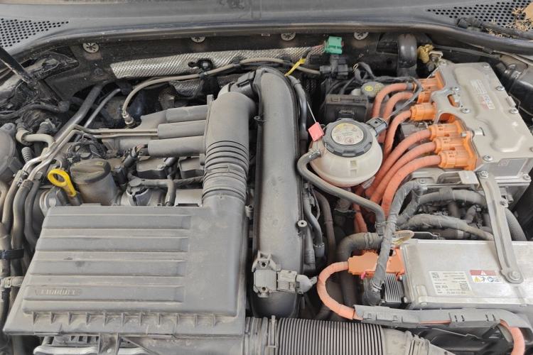 Used Volkswagen Magotan GTE Plug-in Hybrid 2022 GTE Luxury Model Engine Bay