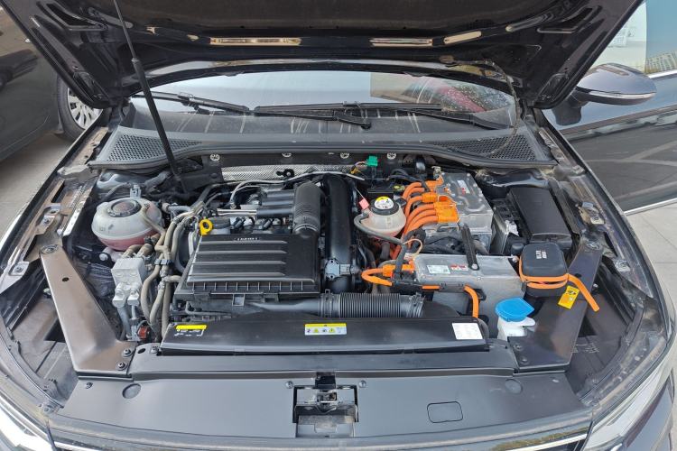Used Volkswagen Magotan GTE Plug-in Hybrid 2022 GTE Luxury Model Engine Bay