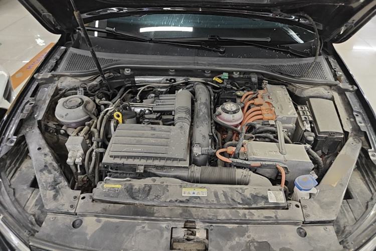 Used Volkswagen Magotan GTE Plug-in Hybrid 2022 GTE Luxury Model Engine Bay