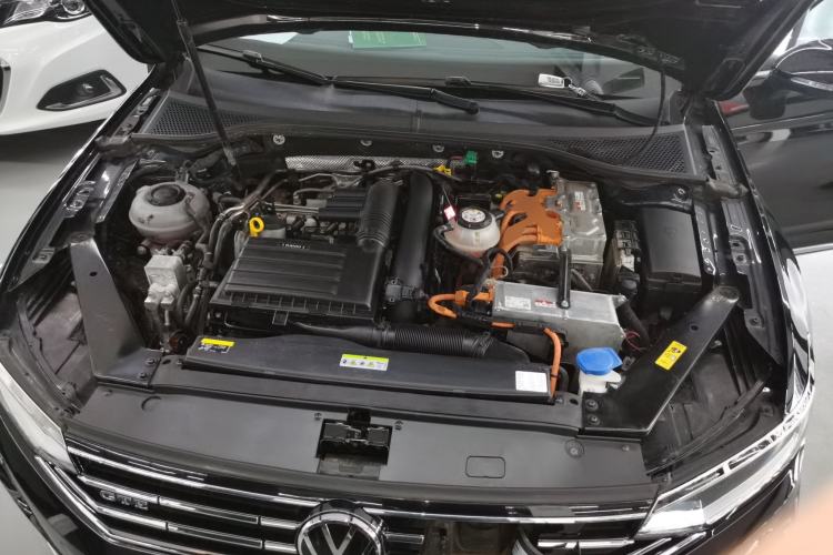Used Volkswagen Magotan GTE Plug-in Hybrid 2022 GTE Luxury Model Engine Bay