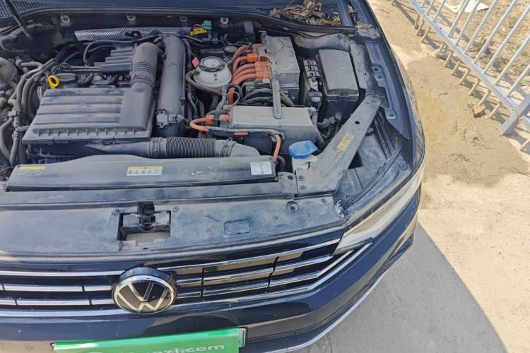 Used Volkswagen Magotan GTE Plug-in Hybrid 2022 GTE Luxury Model Engine Bay Left