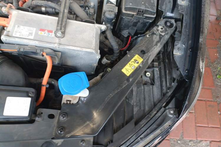 Used Volkswagen Magotan GTE Plug-in Hybrid 2022 GTE Prestige Model Engine Bay Left