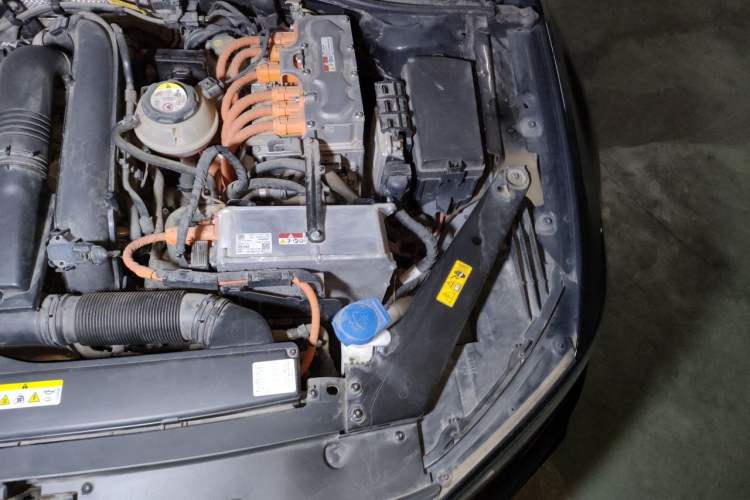 Used Volkswagen Magotan GTE Plug-in Hybrid 2022 GTE Luxury Model Engine Bay Left