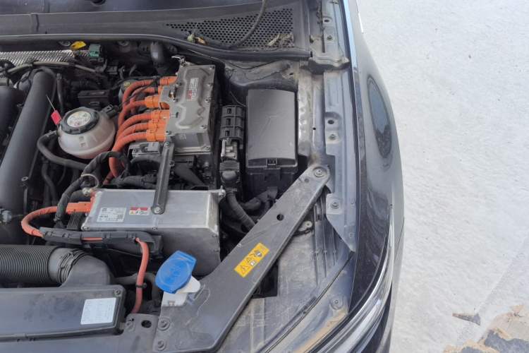 Used Volkswagen Magotan GTE Plug-in Hybrid 2022 GTE Luxury Model Engine Bay Left