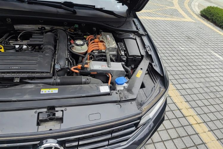 Used Volkswagen Magotan GTE Plug-in Hybrid 2022 GTE Luxury Model Engine Bay Left