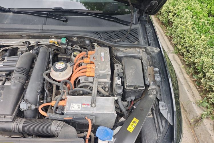 Used Volkswagen Magotan GTE Plug-in Hybrid 2022 GTE Luxury Model Engine Bay Left