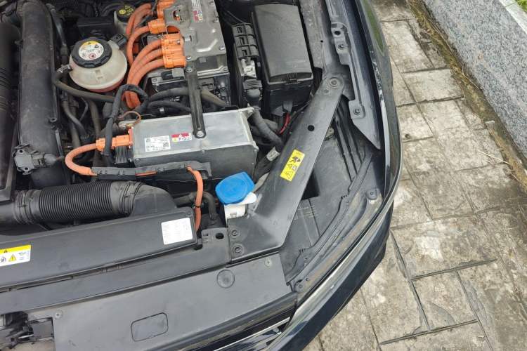 Used Volkswagen Magotan GTE Plug-in Hybrid 2022 GTE Luxury Model Engine Bay Left