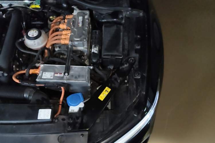 Used Volkswagen Magotan GTE Plug-in Hybrid 2022 GTE Luxury Model Engine Bay Left