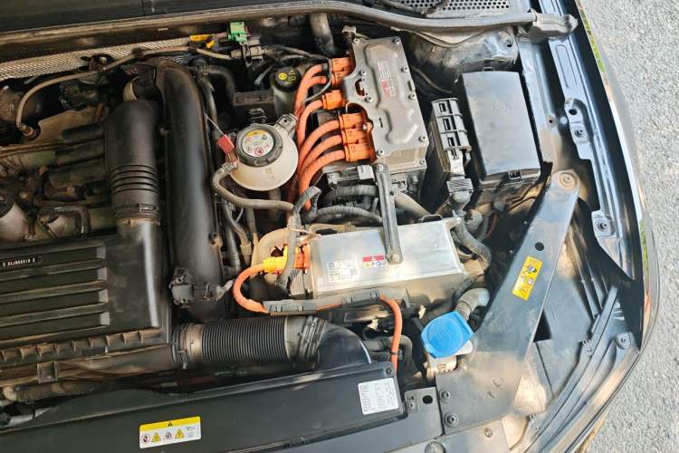 Used Volkswagen Magotan GTE Plug-in Hybrid 2022 GTE Luxury Model Engine Bay Left