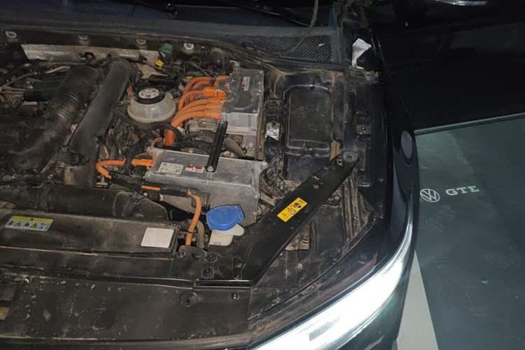 Used Volkswagen Magotan GTE Plug-in Hybrid 2022 GTE Luxury Model Engine Bay Left