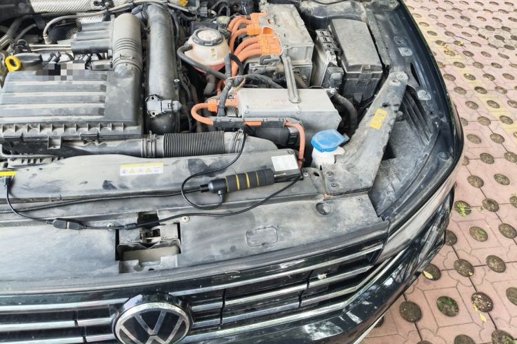 Used Volkswagen Magotan GTE Plug-in Hybrid 2022 GTE Luxury Model Engine Bay Left