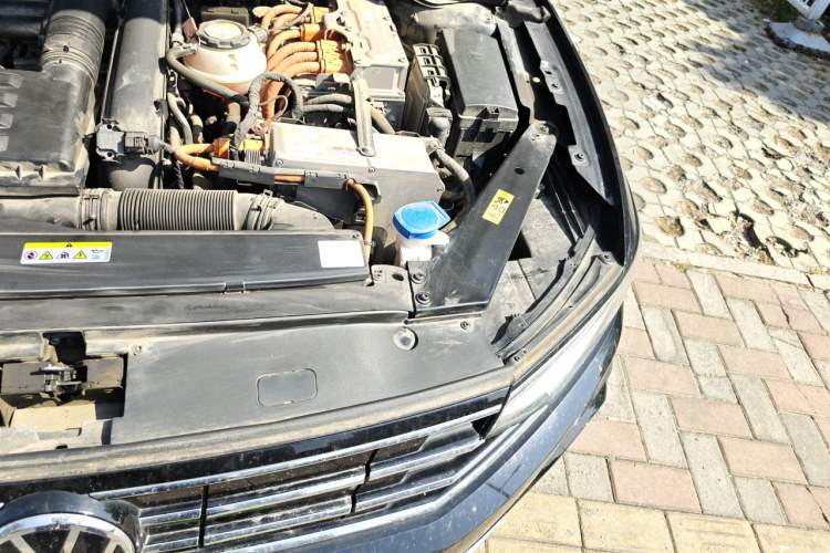 Used Volkswagen Magotan GTE Plug-in Hybrid 2022 GTE Luxury Model Engine Bay Left