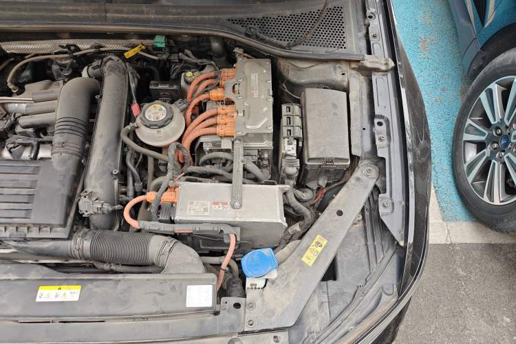 Used Volkswagen Magotan GTE Plug-in Hybrid 2022 GTE Luxury Model Engine Bay Left