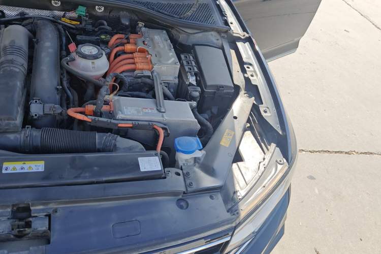 Used Volkswagen Magotan GTE Plug-in Hybrid 2022 GTE Luxury Model Engine Bay Left