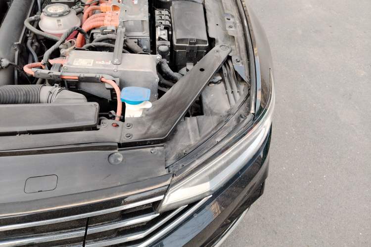 Used Volkswagen Magotan GTE Plug-in Hybrid 2022 GTE Luxury Model Engine Bay Left