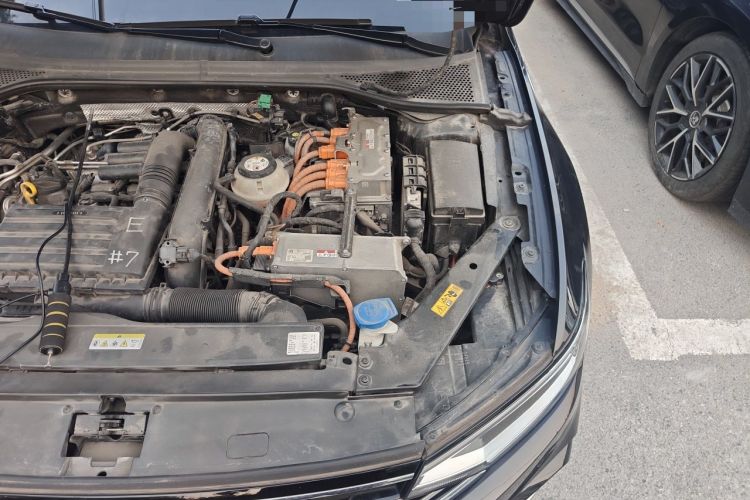 Used Volkswagen Magotan GTE Plug-in Hybrid 2022 GTE Luxury Model Engine Bay Left